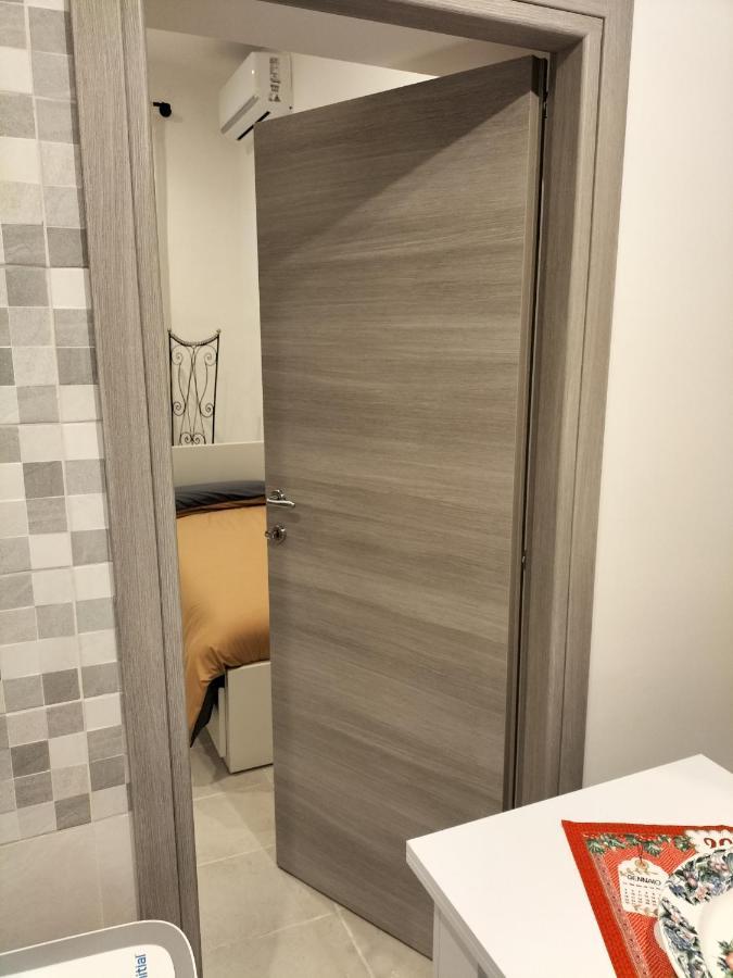 Dimora Di Don Kikkone Apartment เนเปิลส์ ภายนอก รูปภาพ
